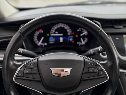 Used 2018 Cadillac XT5 Luxury w/ Driver Awareness Package image 14