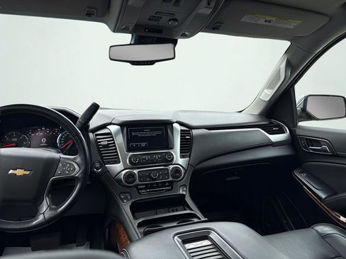 Used 2019 Chevrolet Tahoe Premier AWD/4WD image 23