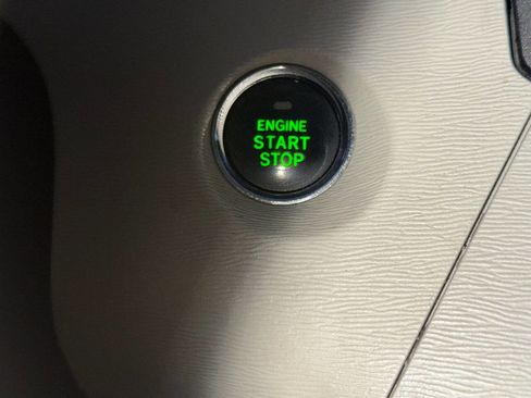 Used 2014 Toyota Sienna XLE image 49