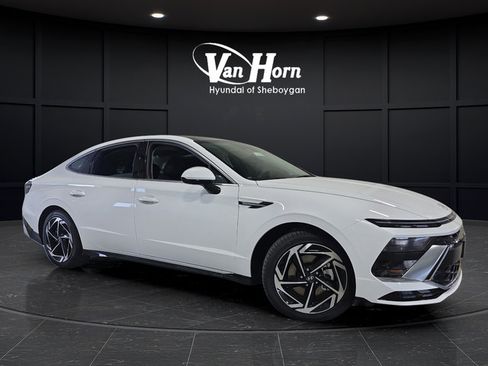 Used 2025 Hyundai Sonata SEL FWD image 1