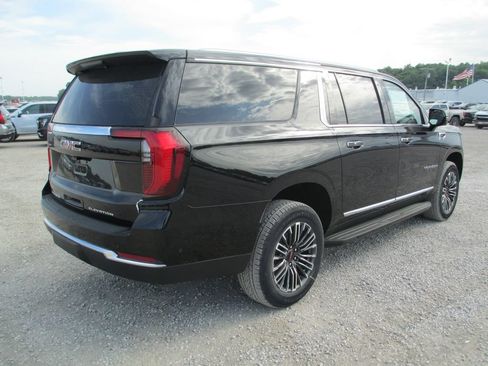 New 2026 GMC Yukon XL Elevation w/ Elevation Premium Package AWD/4WD image 4