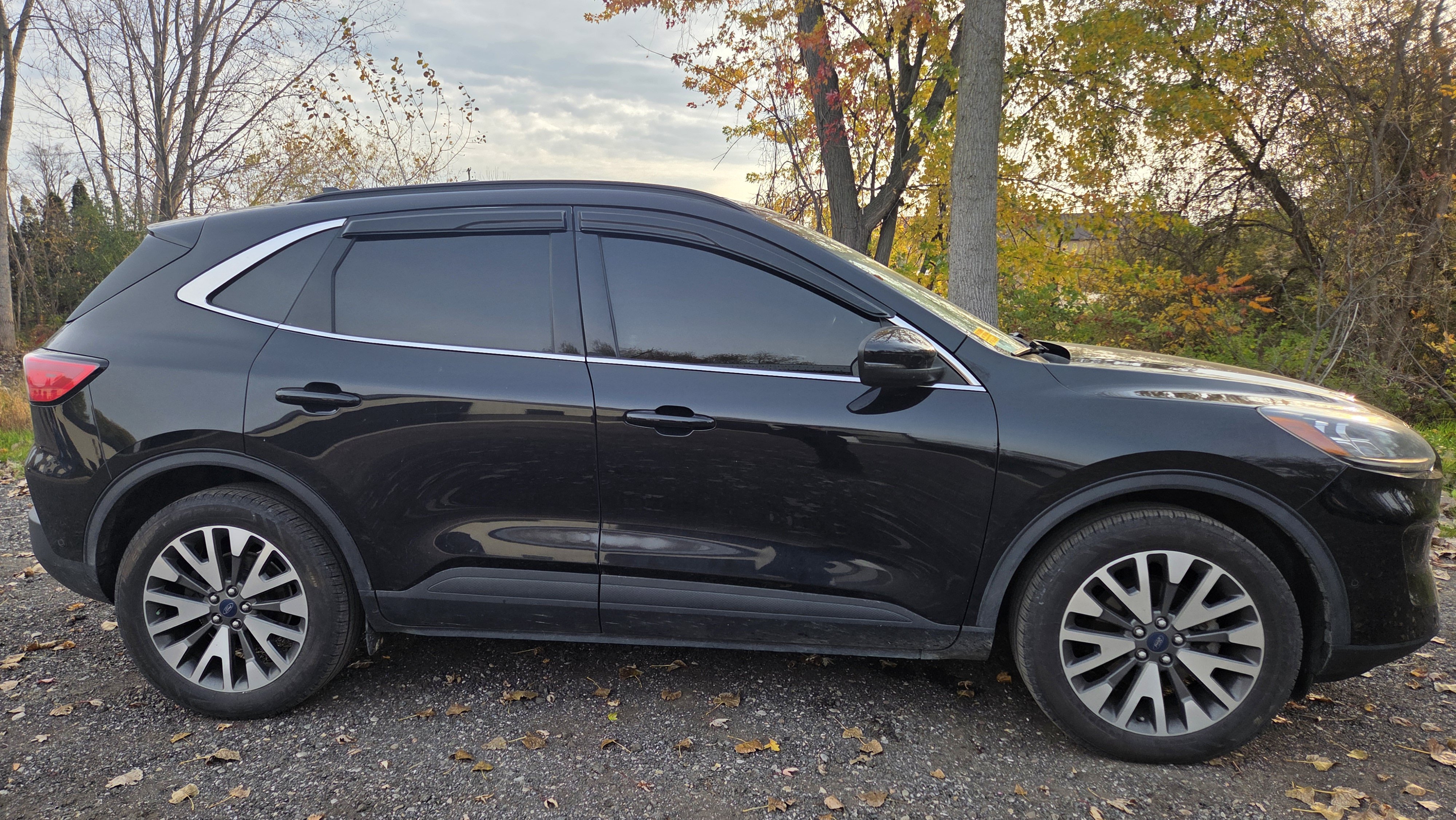 Used 2020 Ford Escape Titanium AWD/4WD image 11