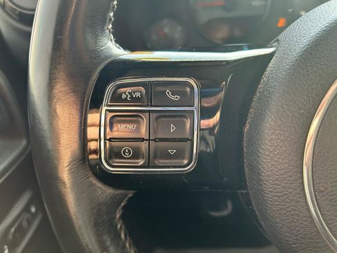 Used 2016 Jeep Wrangler Unlimited Sahara AWD/4WD image 18