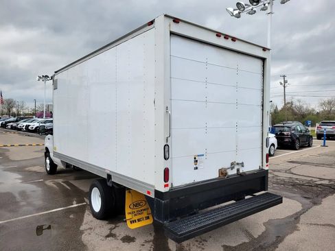 Used 2017 Ford E-450 and Econoline 450 Super Duty w/ Power Windows & Locks Group image 5