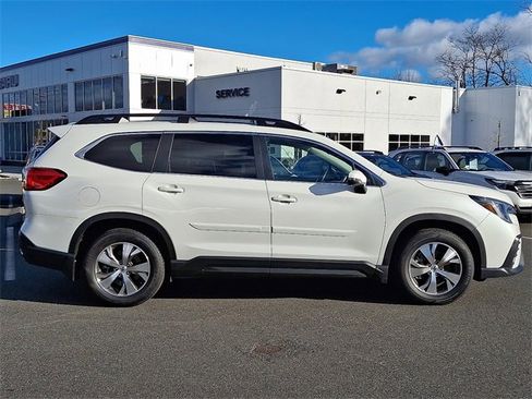 Used 2023 Subaru Ascent Premium w/ Convenience Package image 7