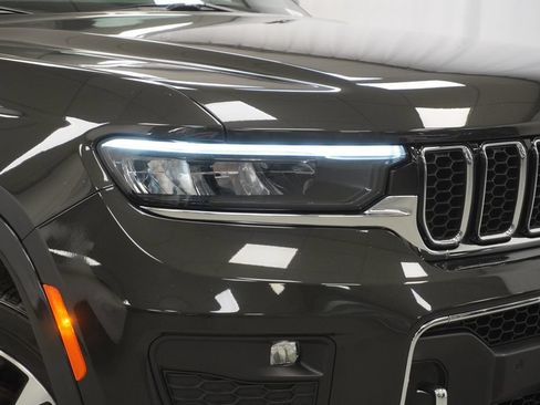 Used 2024 Jeep Grand Cherokee Overland w/ Adv Protech Group III AWD/4WD image 5