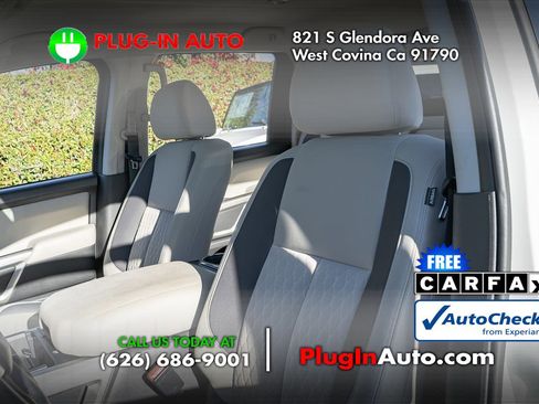 Used 2024 Nissan Titan SV w/ SV Convenience Package image 7