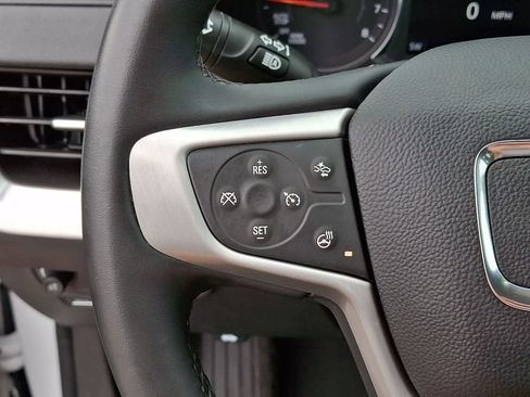 Used 2024 GMC Terrain SLT AWD/4WD image 24
