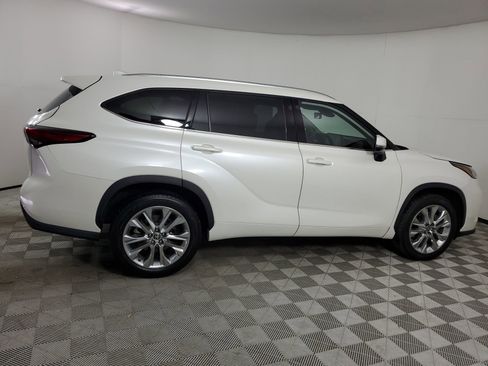 Used 2020 Toyota Highlander Limited image 12
