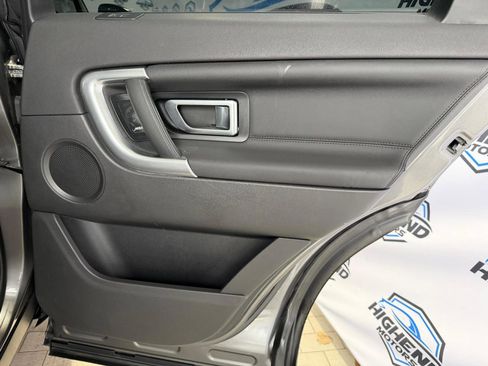 Used 2018 Land Rover Discovery Sport HSE image 23