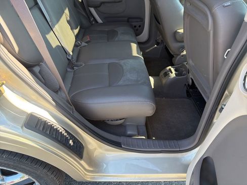 Used 2005 Chrysler PT Cruiser Limited FWD image 11