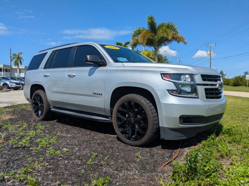 Used 2018 Chevrolet Tahoe LT RWD image 2