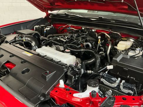 Certified 2025 Toyota Tacoma SR5 AWD/4WD image 22