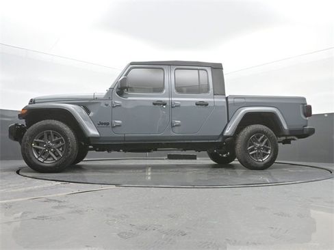 New 2025 Jeep Gladiator Sport image 47
