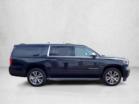 Used 2018 Chevrolet Suburban Premier AWD/4WD image 4