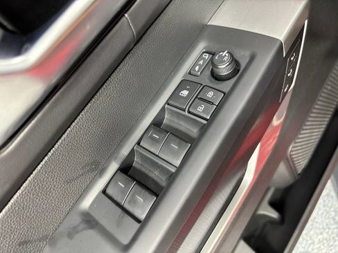 Used 2025 Toyota Tundra Platinum AWD/4WD image 57