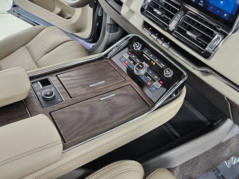 Used 2022 Lincoln Navigator Reserve image 15