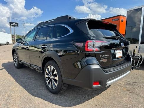 Used 2025 Subaru Outback Touring AWD/4WD image 5