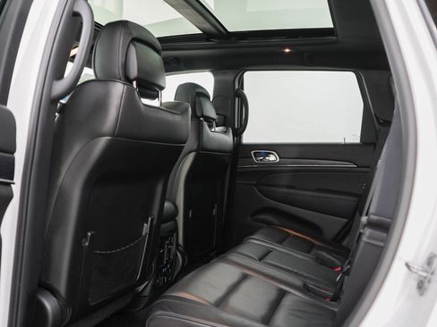 Used 2018 Jeep Grand Cherokee High Altitude AWD/4WD image 19