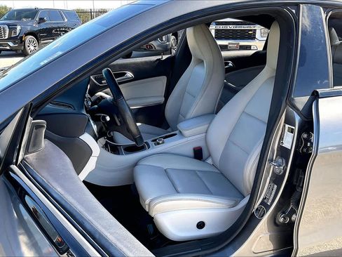 Used 2019 Mercedes-Benz CLA 250 image 9