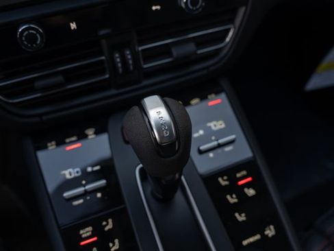 New 2026 Porsche Macan GTS image 26