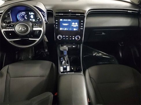 Used 2022 Hyundai Tucson SE image 12