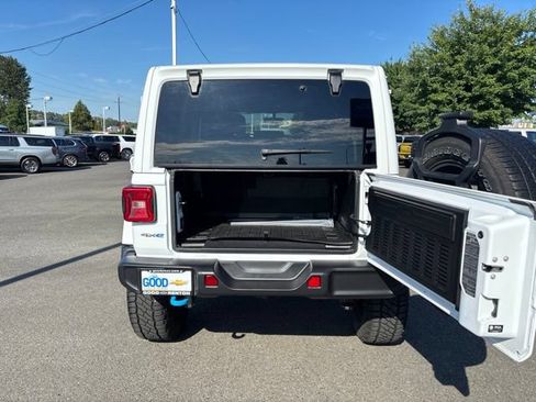 Used 2023 Jeep Wrangler Unlimited Sahara w/ Cold Weather Group AWD/4WD image 33