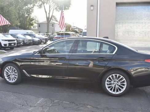 Used 2023 BMW 530i xDrive w/ M Sport Package AWD/4WD image 5