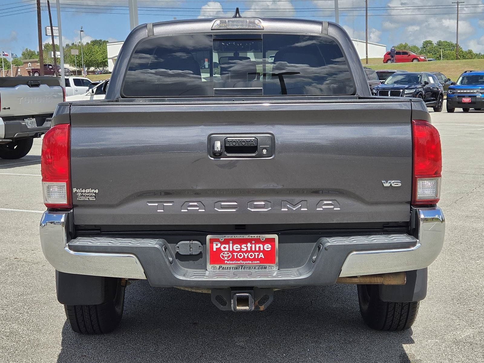 Used 2017 Toyota Tacoma TRD Off-Road w/ Tow Package RWD image 5