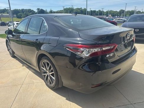 Used 2024 Toyota Camry XLE FWD image 5