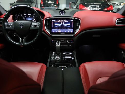 Used 2021 Maserati Ghibli GranLusso image 35