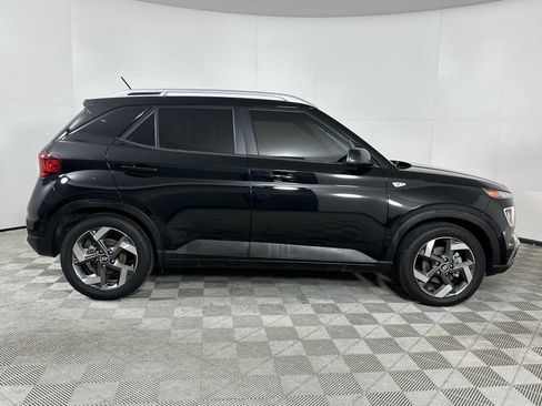 Certified 2024 Hyundai Venue SEL FWD image 9