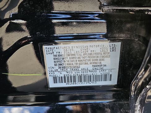 Used 2025 Nissan Sentra SV FWD image 11