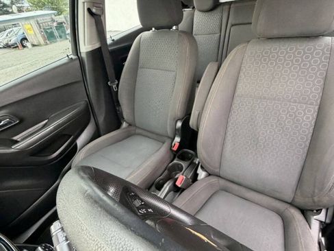Used 2018 Chevrolet Trax LS FWD image 15