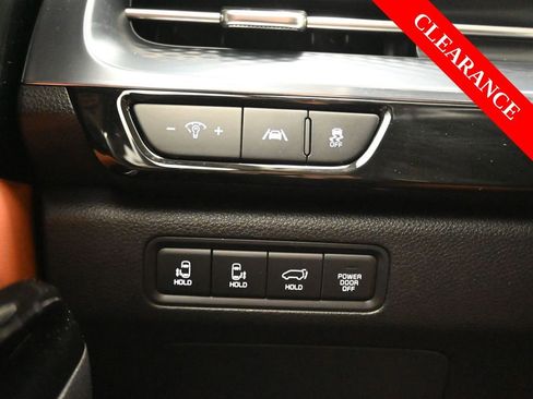 Used 2023 Kia Carnival SX Prestige image 30