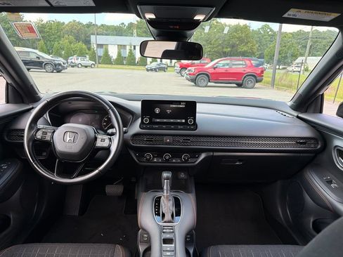 Used 2025 Honda HR-V Sport image 8