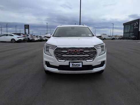 Used 2024 GMC Terrain Denali AWD/4WD image 2