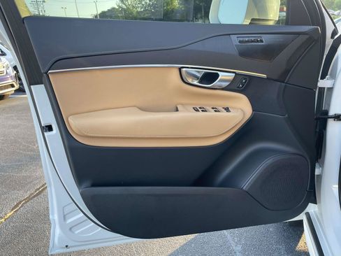 Certified 2023 Volvo XC90 B6 Ultimate w/ Lounge Package AWD/4WD image 14