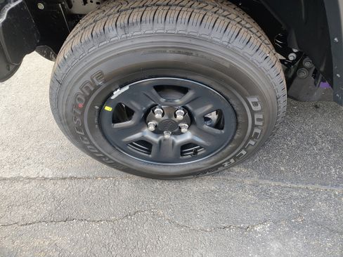 New 2026 Jeep Gladiator Sport image 5