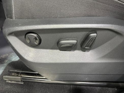 Used 2024 Volkswagen Atlas SE image 29