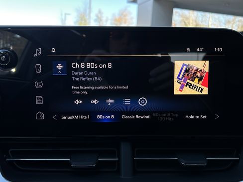 Used 2024 Chevrolet Trax ACTIV w/ Sunroof Package image 27