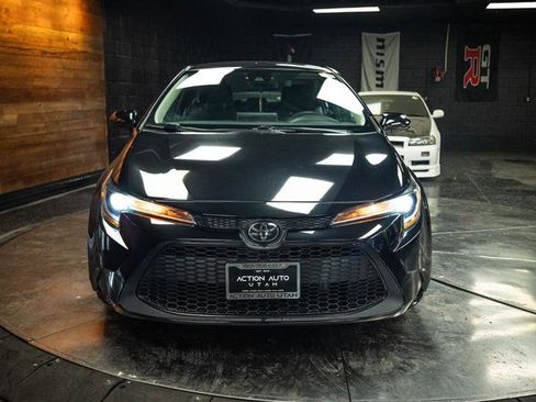 Used 2020 Toyota Corolla LE FWD image 4