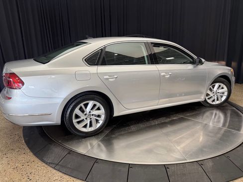 Used 2018 Volkswagen Passat 2.0T SE image 11