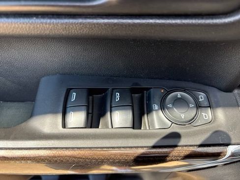 Used 2020 Chevrolet Silverado 1500 LT AWD/4WD image 11