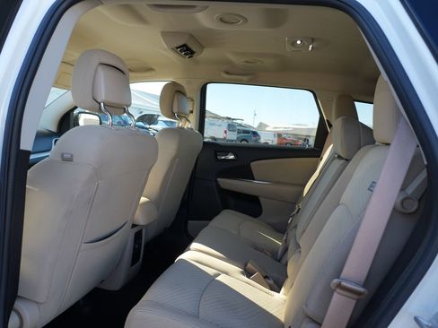 Used 2017 Dodge Journey SE w/ Safe & Sound Group image 18