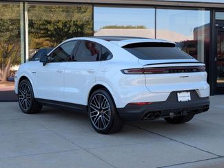 New 2026 Porsche Cayenne E-Hybrid video 3