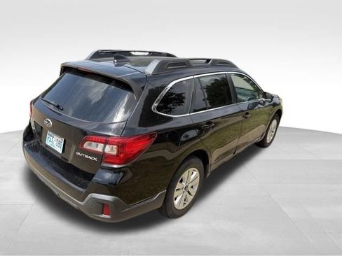 Used 2019 Subaru Outback 2.5i Premium AWD/4WD image 3