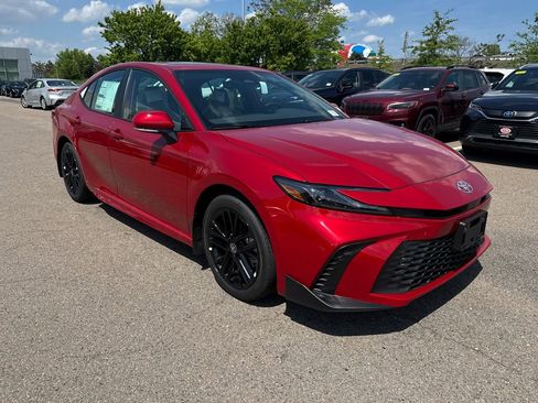 New 2026 Toyota Camry SE AWD/4WD image 9