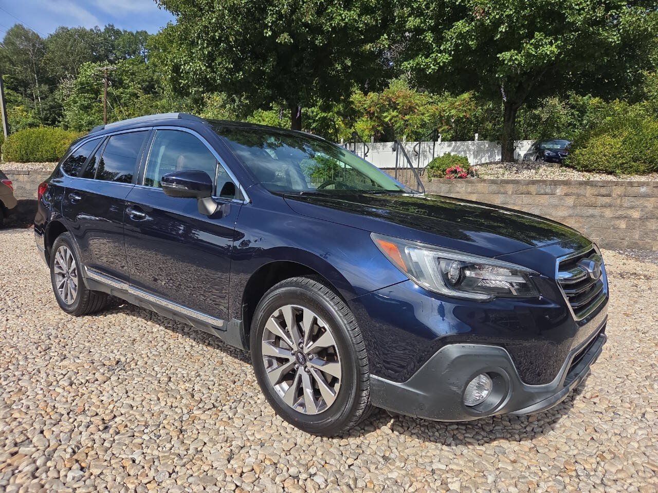 Used 2018 Subaru Outback 3.6R Touring AWD/4WD image 1