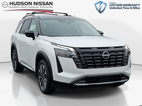 New 2026 Nissan Pathfinder Platinum image 1